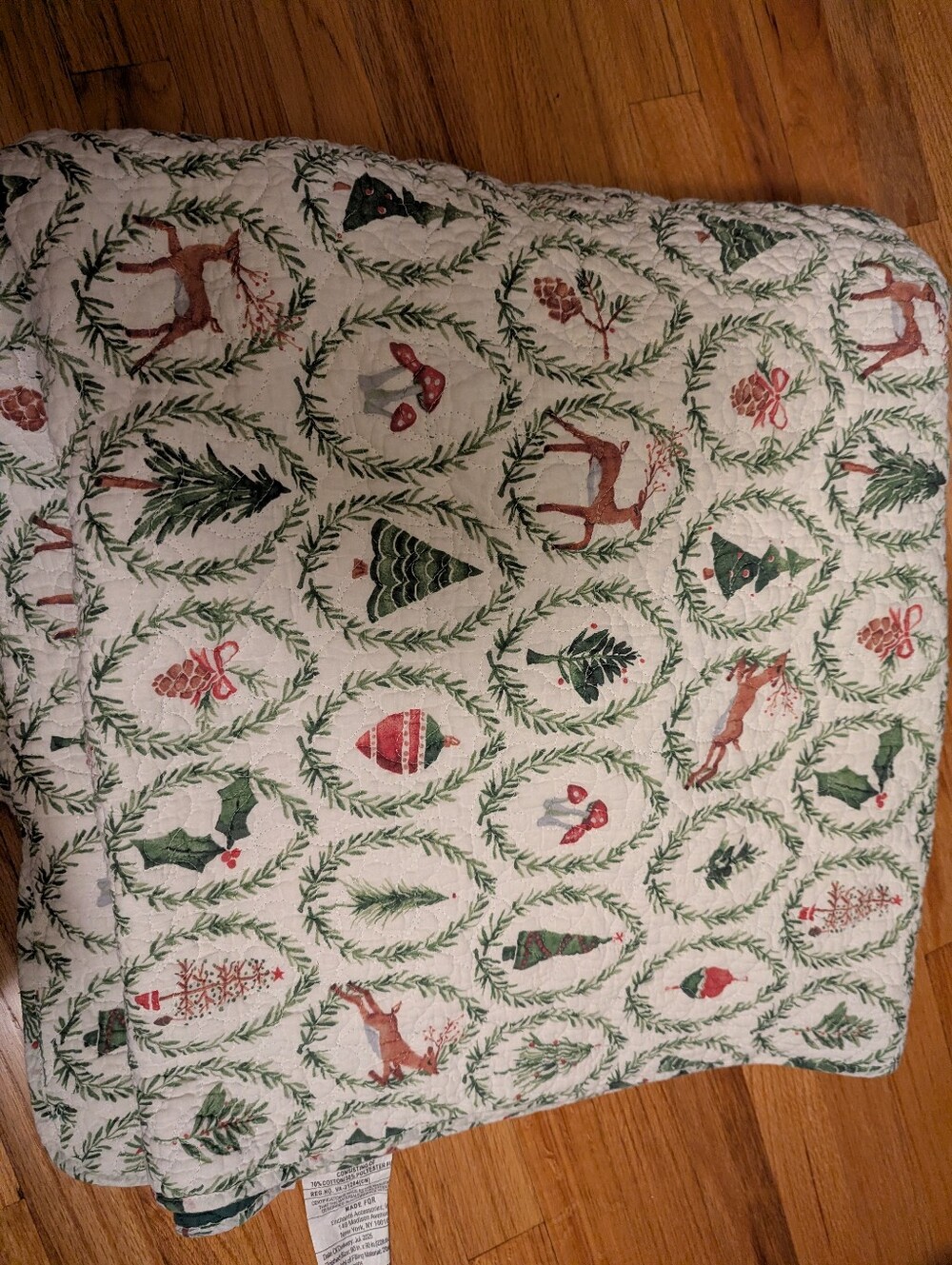 Papyrus Christmas Quilt Queen
